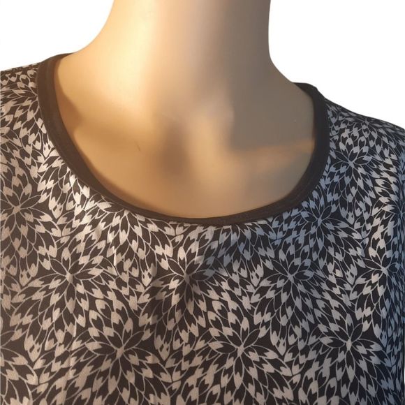 Lands End Shirt Womens Sporty Sun Tee Black white Size Petite Small - Picture 3 of 8